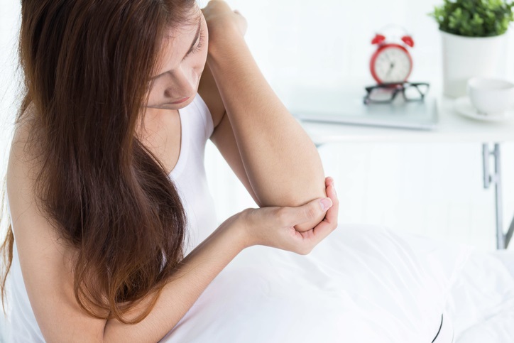 women elbow pain